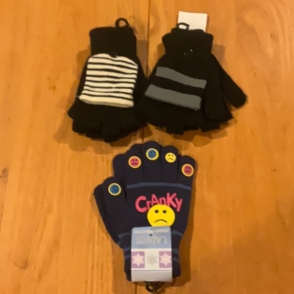 Lot of 3 NWT Mittens gloves for Winter OSFA